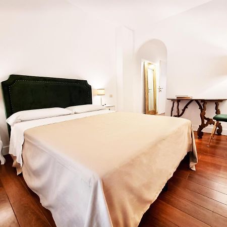 Charme & Chic San Giacomo Rome Exterior photo