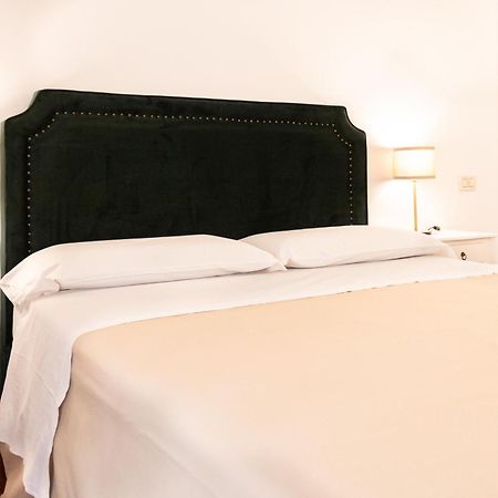 Charme & Chic San Giacomo Rome Exterior photo
